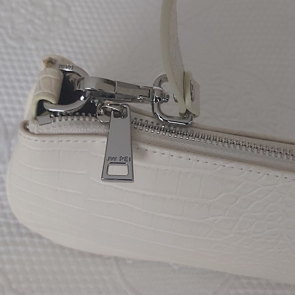 JW PEI "NWOT" Croc Embossed Shoulder Bag - Picture 8 of 8